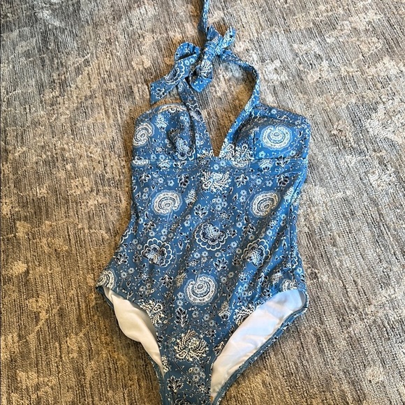 Boden Other - Boden women’s  Blue Floral Swimsuit - size 6L - halter - padded bra